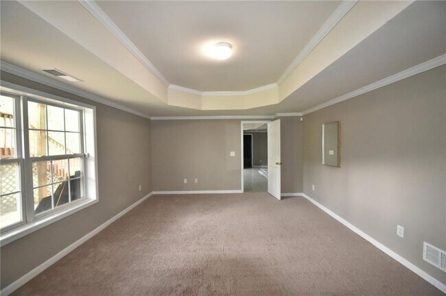 Building Photo - 918 Queensbrooke Way SE
