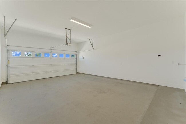 Building Photo - 111 Breda Ave