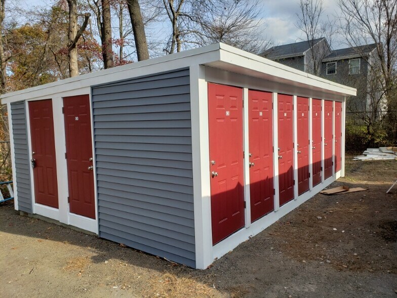 Building Photo - 84 E Grove St