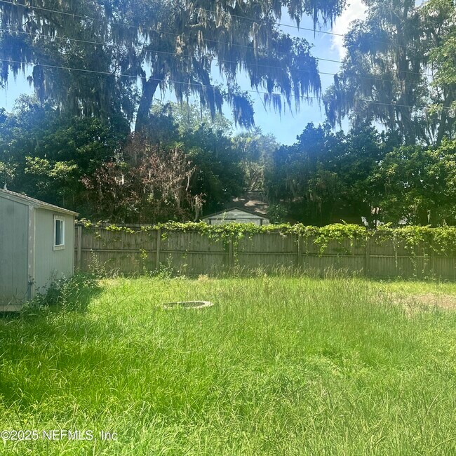 Building Photo - 536 Blairmore Blvd W