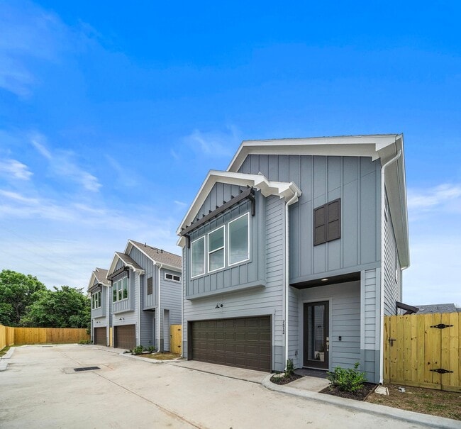 Building Photo - 7510 Sandle St
