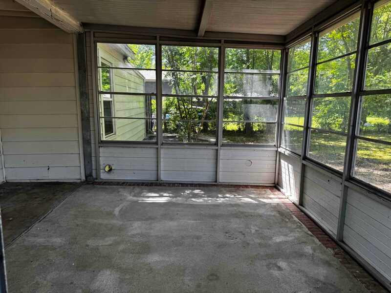 Building Photo - 321 Alexander Ave