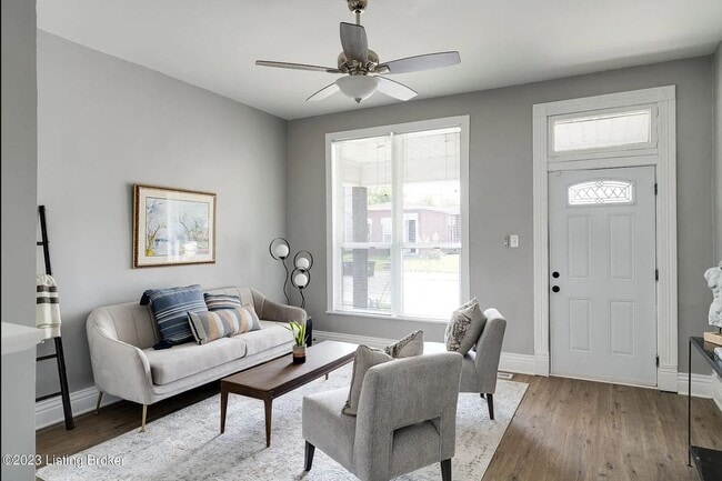 Building Photo - ? Stunning 4 Bedroom, 1 Bathroom Home on Preston ?