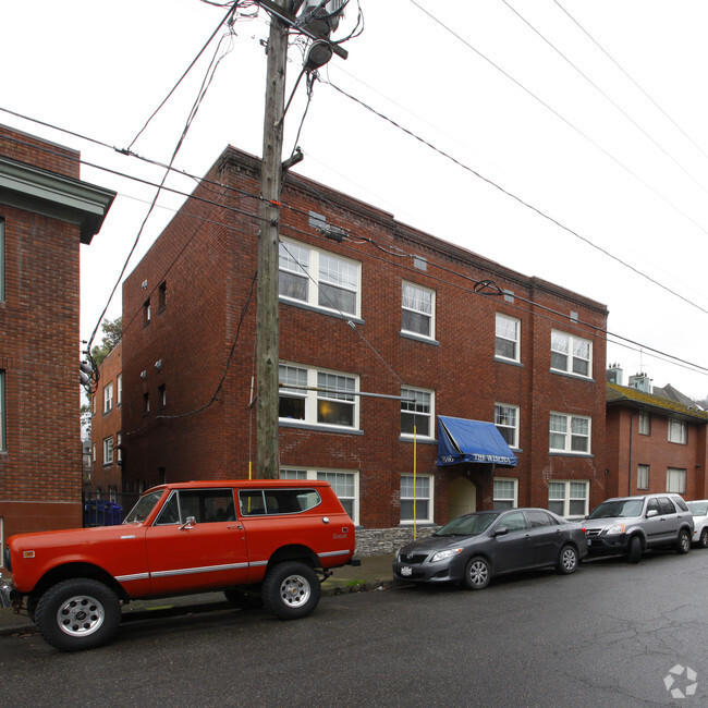 Building Photo - Winona Apartments