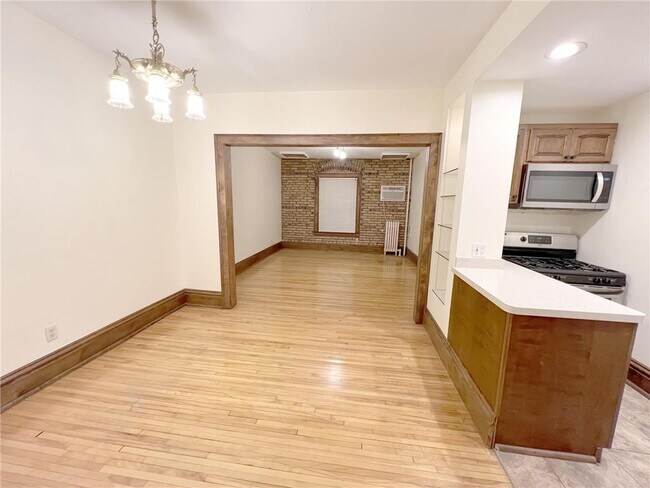 Building Photo - 1204 Harmon Pl