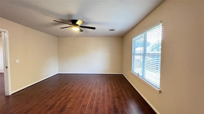 Building Photo - 2211 Bent Bow Dr