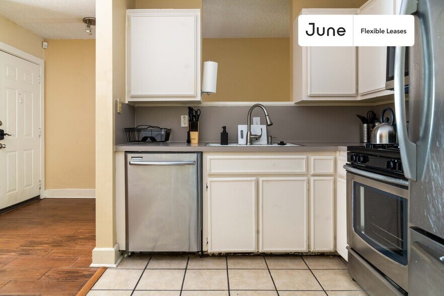 Building Photo - 9104 Quail Creek Dr