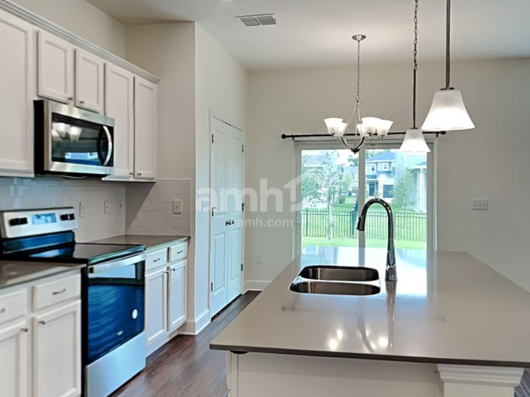 Building Photo - 6042 Rosemore Ln