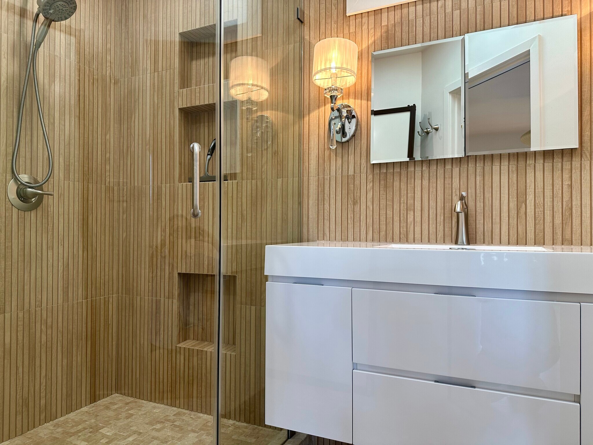 Renovated primary bath - 1160 S Crescent Heights Blvd