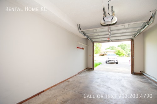 Building Photo - 735 S Avalon Cir