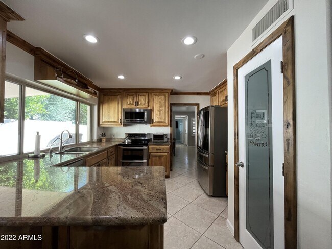 Building Photo - 8601 E Irish Hunter Trail