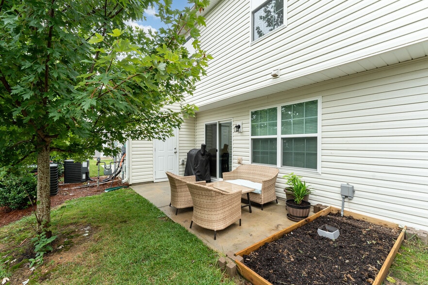 Building Photo - 3831 Copperfield Ct