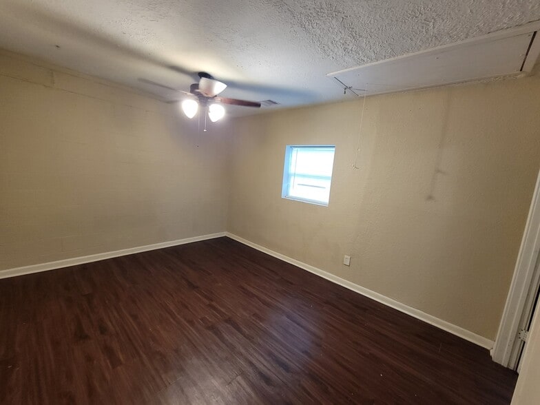 Unit C - Bed #1 - 126 Gulf Pump Rd