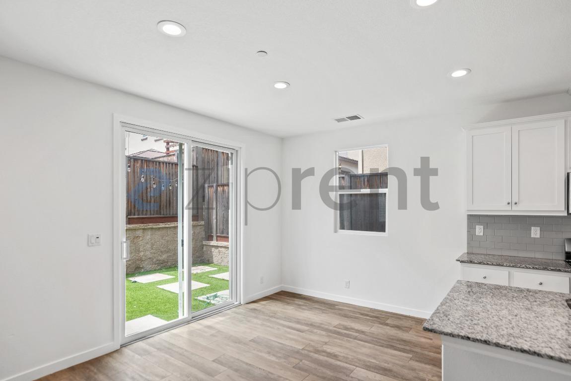 Building Photo - 1280 Hernandez Wy