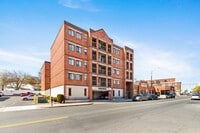 Building Photo - 176 Broadway