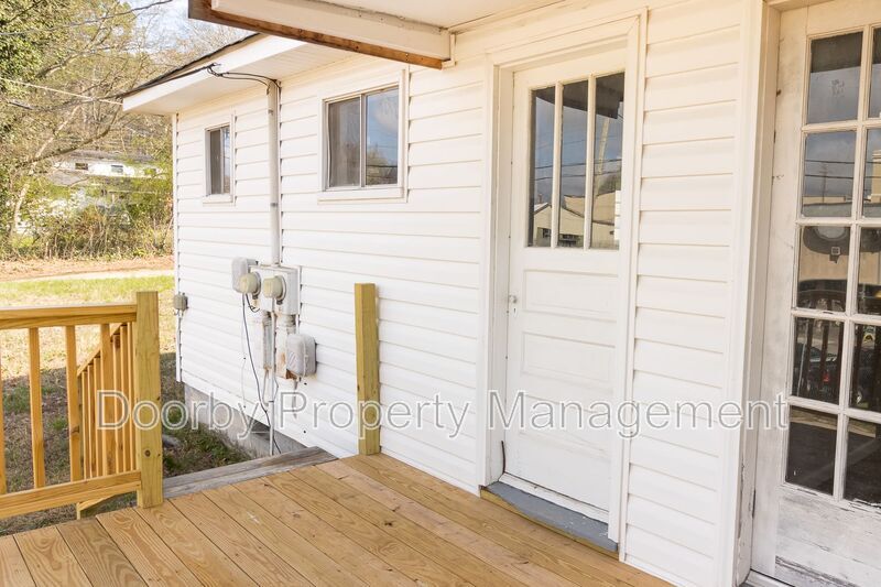 Building Photo - 207 Napier St