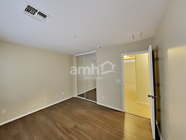 Building Photo - 11553 W Duran Ave
