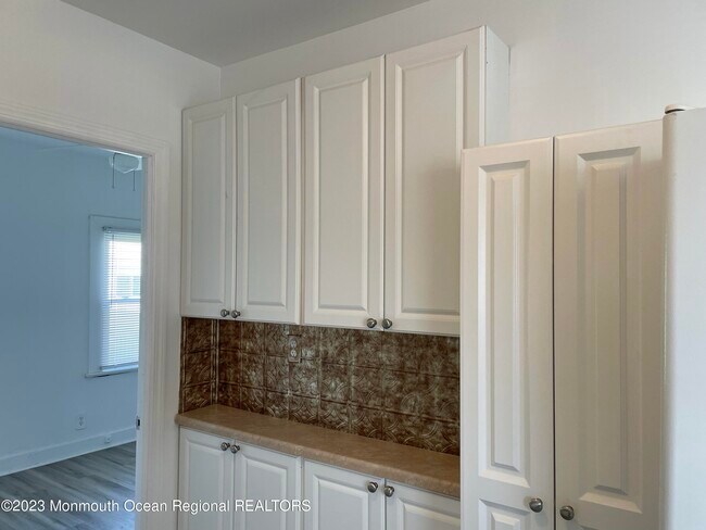 Building Photo - 237 Seabreeze Ave