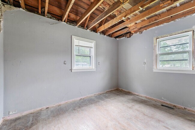 Building Photo - 2520 S Andrews Rd
