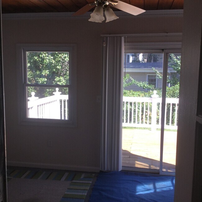 Building Photo - VERY NICE HOME IN EDGEMOOR SUBDIVISION