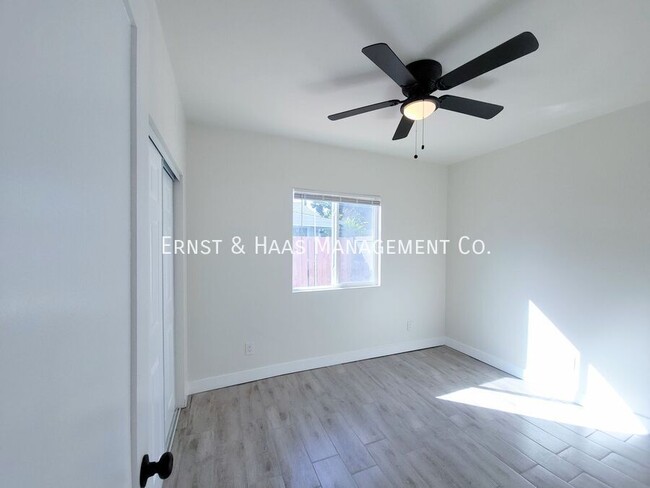 Building Photo - Fantastic 2 Bedroom 2 Bath Cozy House in C...