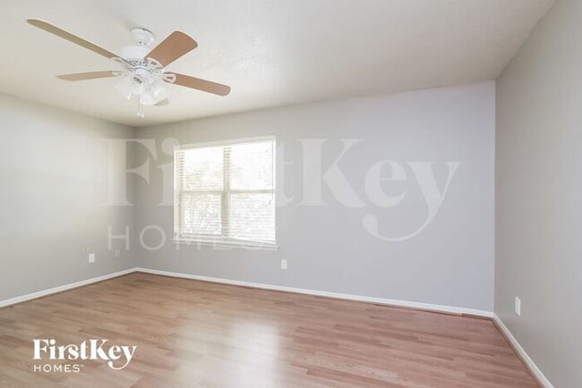 Building Photo - 3922 Maple Heights Dr