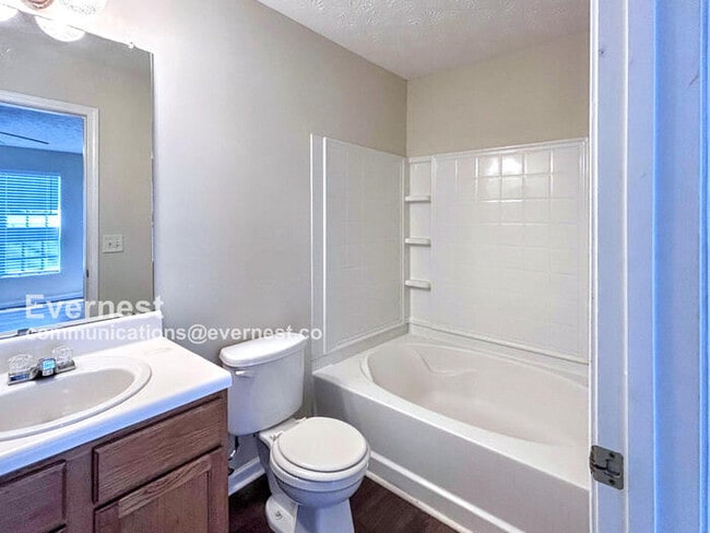 Building Photo - 5589 Strathmoor Manor Cir