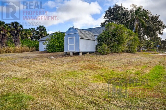 Building Photo - 4407 N Chamberlain Blvd