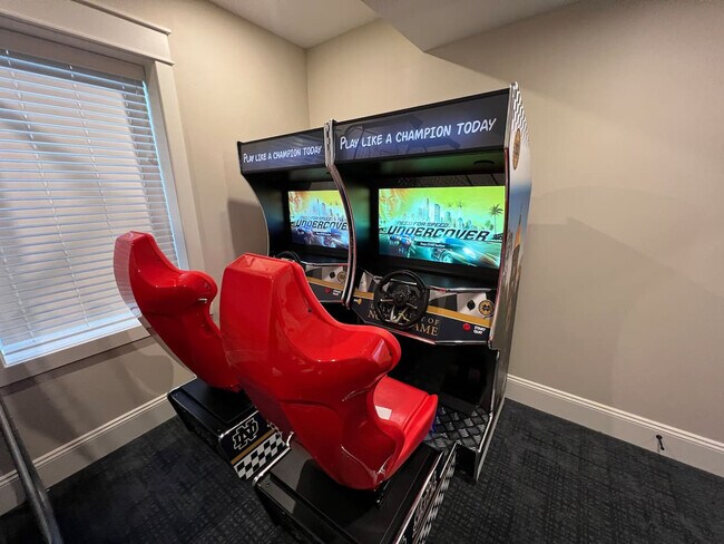 Building Photo - 1112 N St Peter St