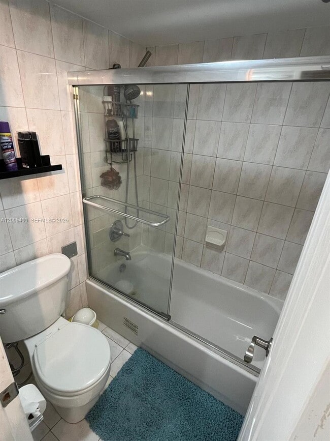 Building Photo - 3475 N Country Club Dr