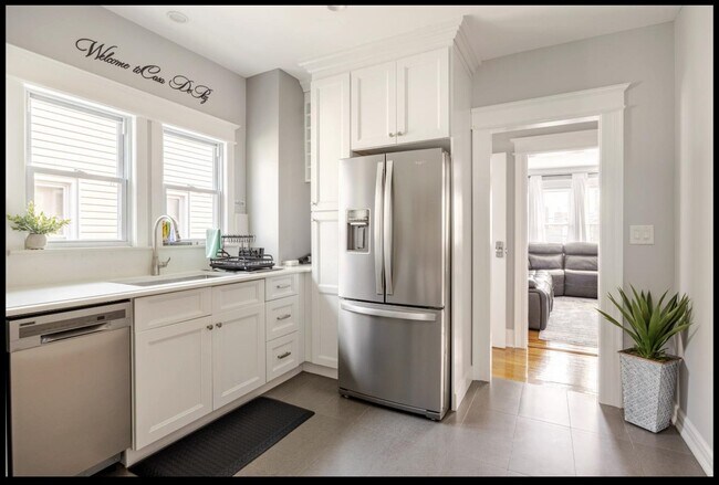 Building Photo - 808 87th St