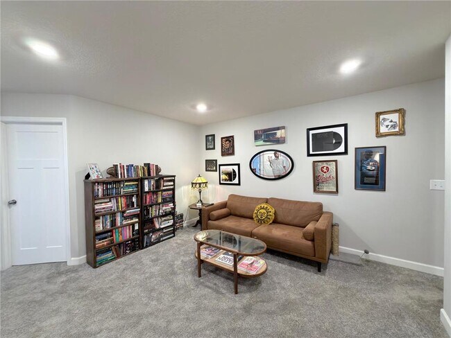 Building Photo - 10518 Weston Wy N