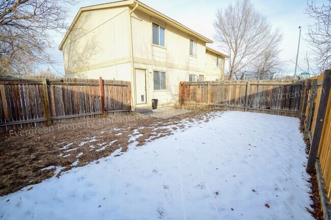 Building Photo - 1201 Pomona St