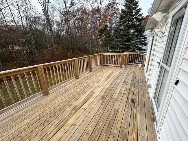 Building Photo - 3BR/2.5BA Home In Torrington