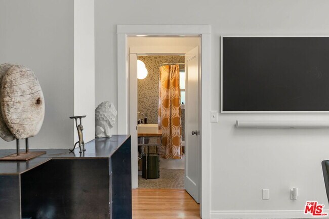 Building Photo - 1510 Electric Ave