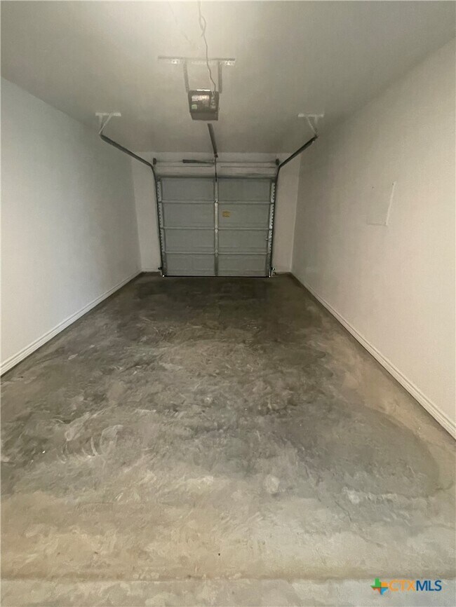 Building Photo - 2412 Duntov Dr