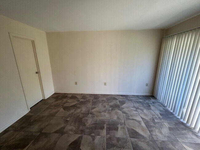 Building Photo - 3609-E-65 Juneau Rd