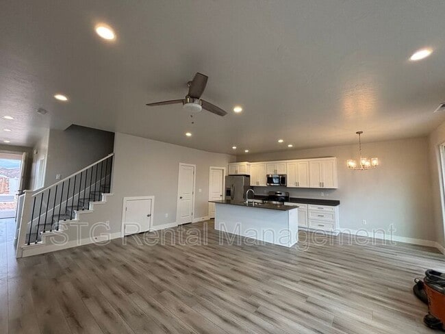 Building Photo - 1085 S 4380 W