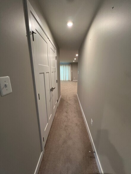 Building Photo - 103 Freedom Way