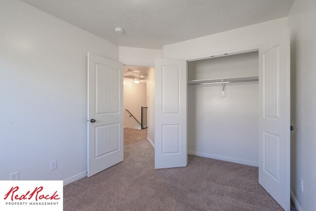 Building Photo - 2801 E 450 N