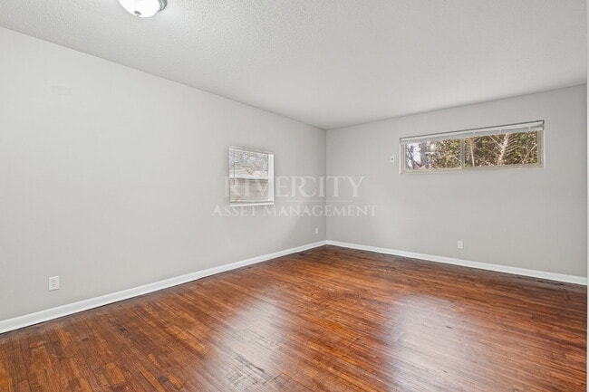 Building Photo - 1694 Claire Dr