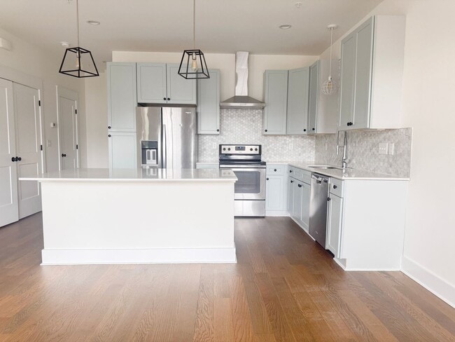 Building Photo - Spacious 4-Bedroom Townhome on Allison Way with Pool Access Near TTU