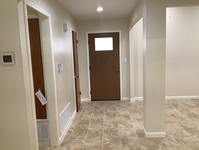Building Photo - Rare Rental- Fully Renovated Classic in Ca...