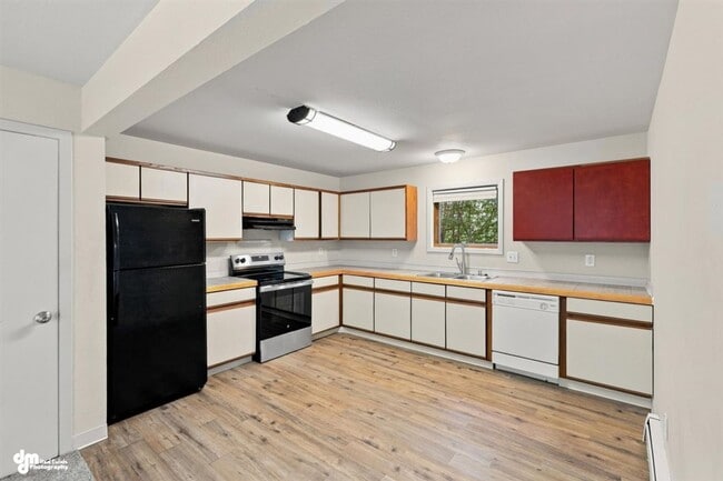 Building Photo - 1775 N Fanciful Pl