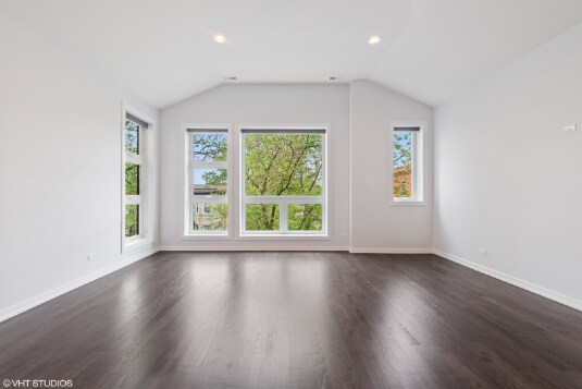 Building Photo - 4943 S Saint Lawrence Ave