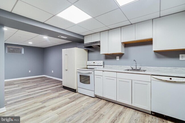 Building Photo - 8325 ABC Farm Pl