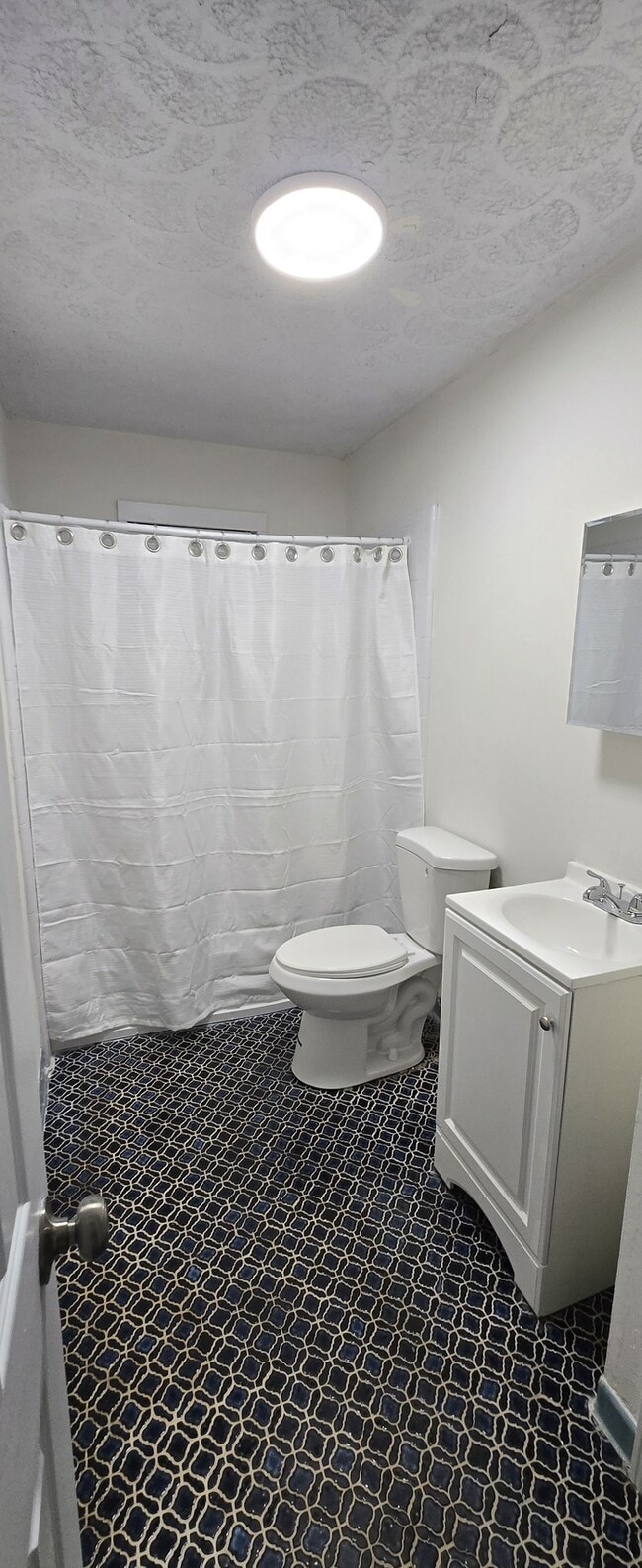 Building Photo - Beautifully Refreshed Home in the Green Acres Neighborhood