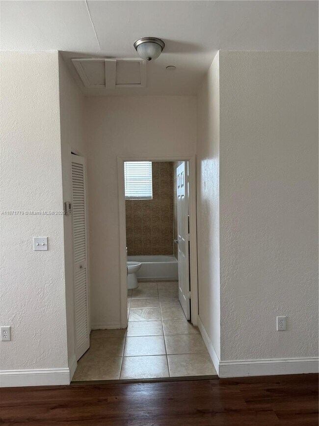 Building Photo - 1525 NW 60th St