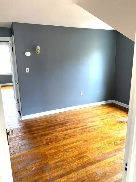 Building Photo - 923 Walnut St