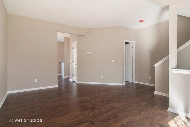 Building Photo - 1325 Chestnut Ln